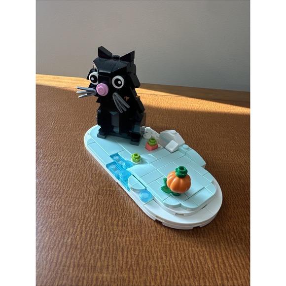 Lego Black Cat With Pumpkin - Picture 6 of 6